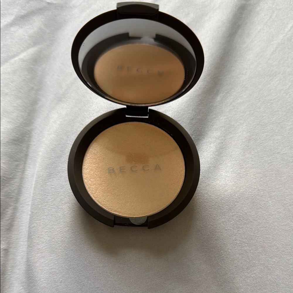 BECCA Moonstone Highlighter
